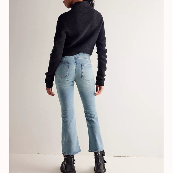 We The Free In My Feelings Cropped Slim Flare Jeans in Bermondsey Blue NWT. - Picture 4 of 4